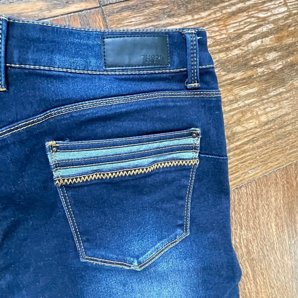 New THORN size 12 Navy blue denim mid-rise shorts with yellow stitching - Picture 4 of 7